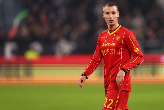 米兰与莱切评估卡马尔达肩伤情况|AC米兰|意甲|莱切俱乐部|体育赛事讨论|ac米兰_新浪体育_新浪新闻