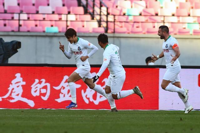 博鱼体育官方网站-【中超】季骁宣两球巴顿难救主 青岛2比1天津止连败