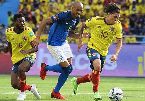 政策放宽+合伙包机 英超终于化解“南美红名危机”？