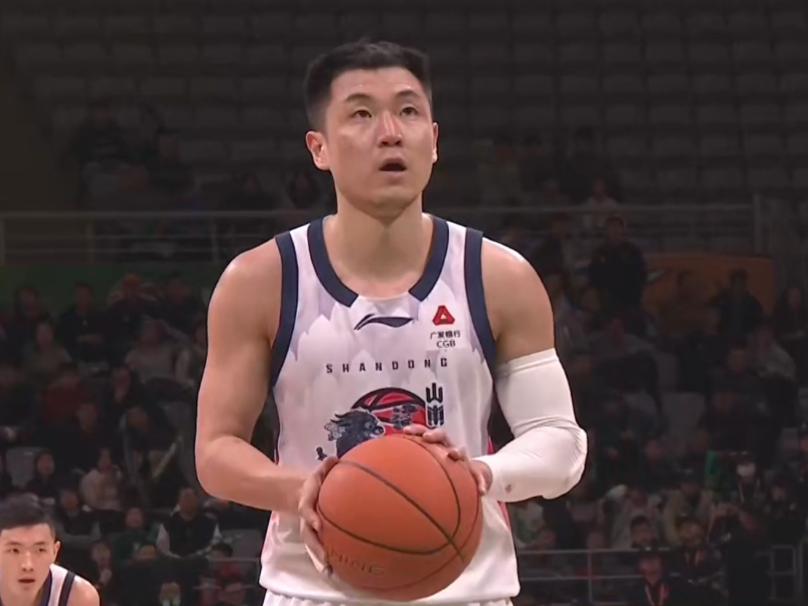 山东男篮客场险胜辽宁，高诗岩关键三分+关键抢断，陈林坚太稳了